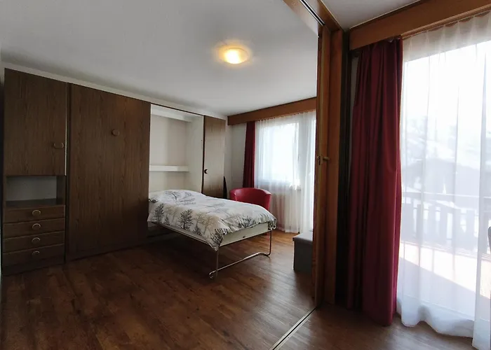 Haus Primavera 公寓 萨斯费